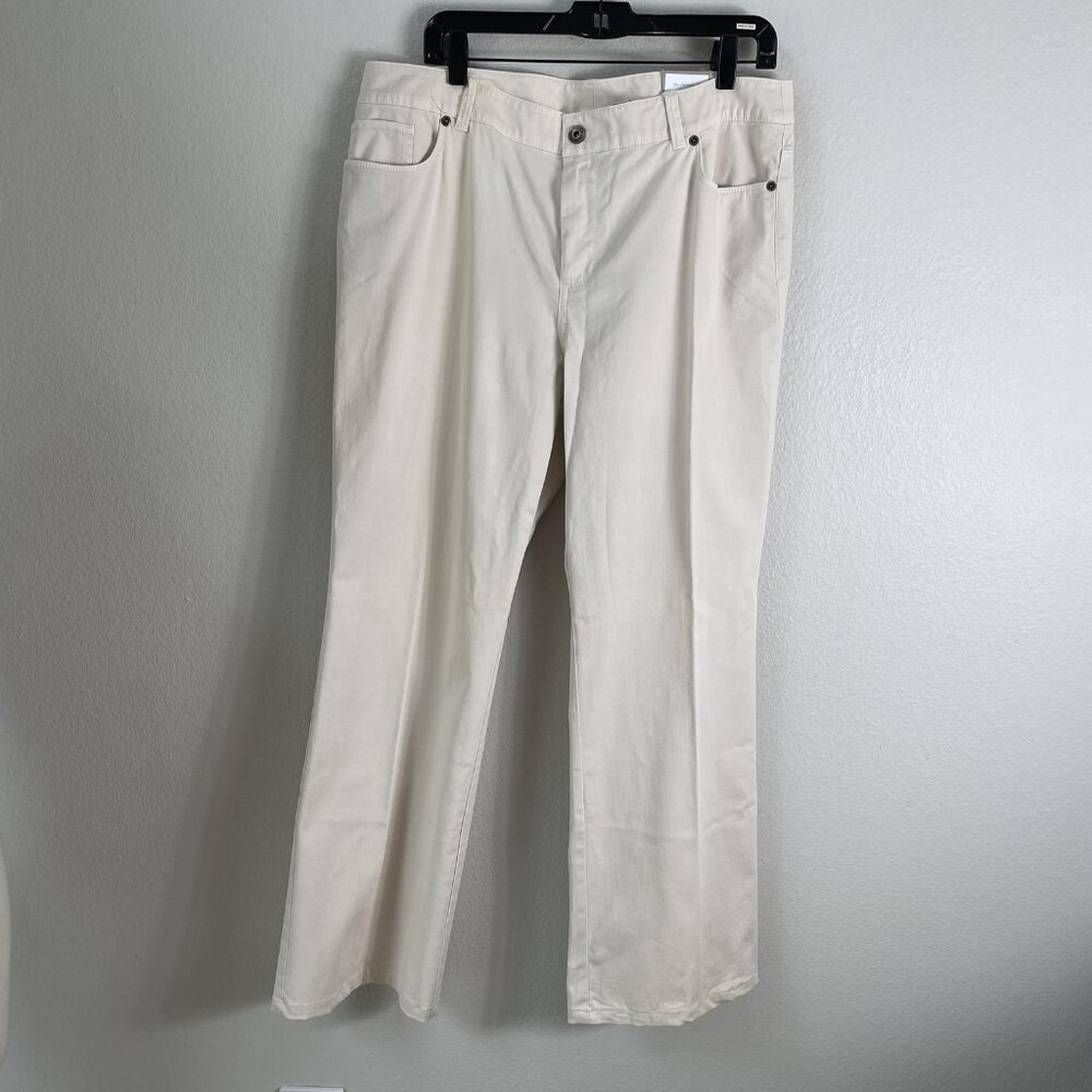 NEW Chicos Pants Womens 2.5 Cream‎ Straight Leg Ultimate Fit Stretch Khakis